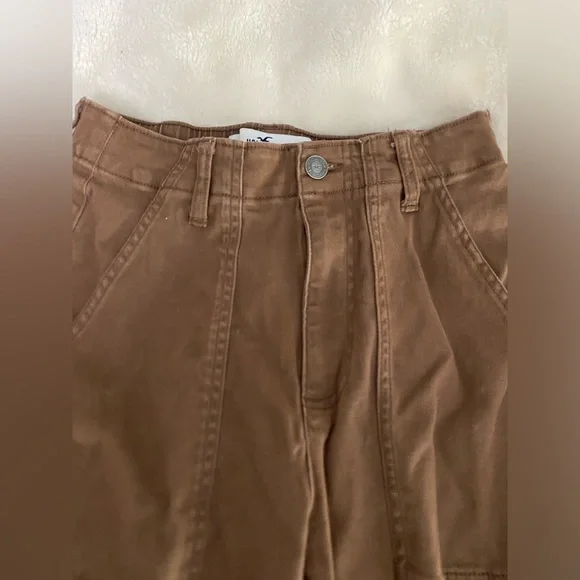 Hollister Brown Cargo Pants - Picture 6 of 9